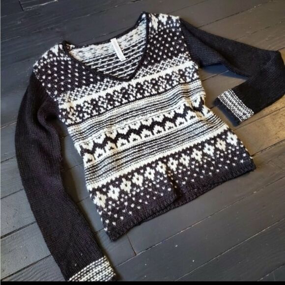 ⚘Forever 21 Thick Sweater - Picture 4 of 8